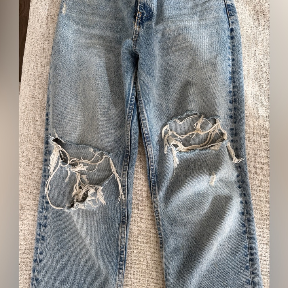 Zara - Distressed Denim Jeans - Picture 2 of 7